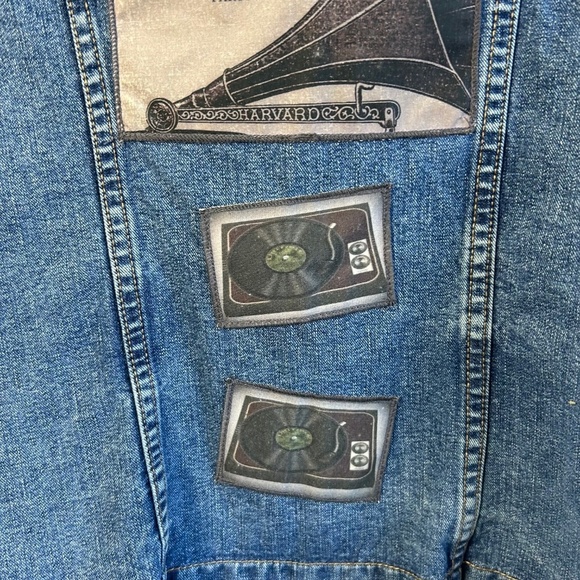 Vintage CRN-F3 unique denim vest, music, guitar appliqués size XS - Picture 8 of 14